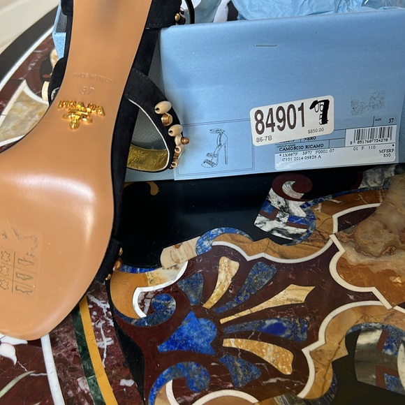 New Prada heels size 37 suede - Picture 3 of 5